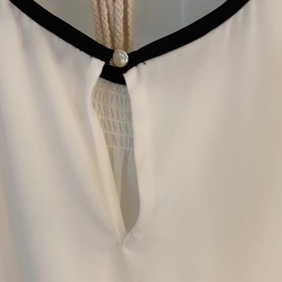 Vince Camuto - Picture 3 of 6